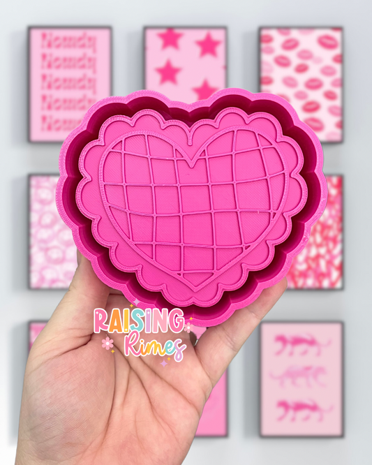 Checkered/Disco Scallop Heart Silicone Mold